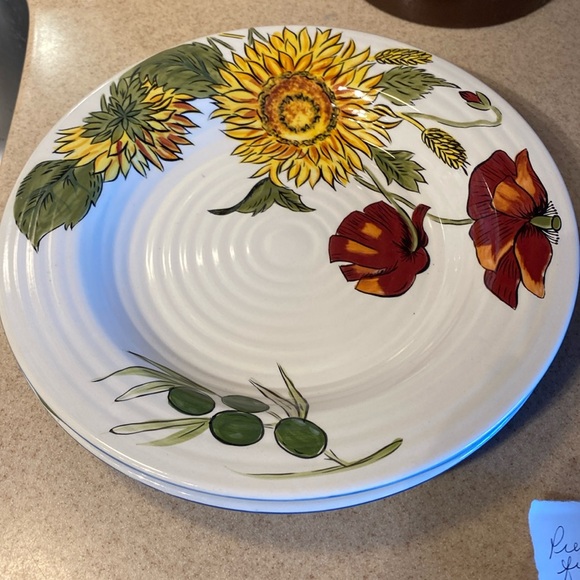 Pier 1 SUNFLOWER FIELDS deep dish plate set of .2 discontinued. Excel condition - Picture 1 of 3